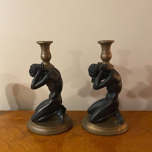 Rare TOSCANO European Sculpture 2 Naked Men Kneeling Hold Candle Holders - Picture 3 of 6